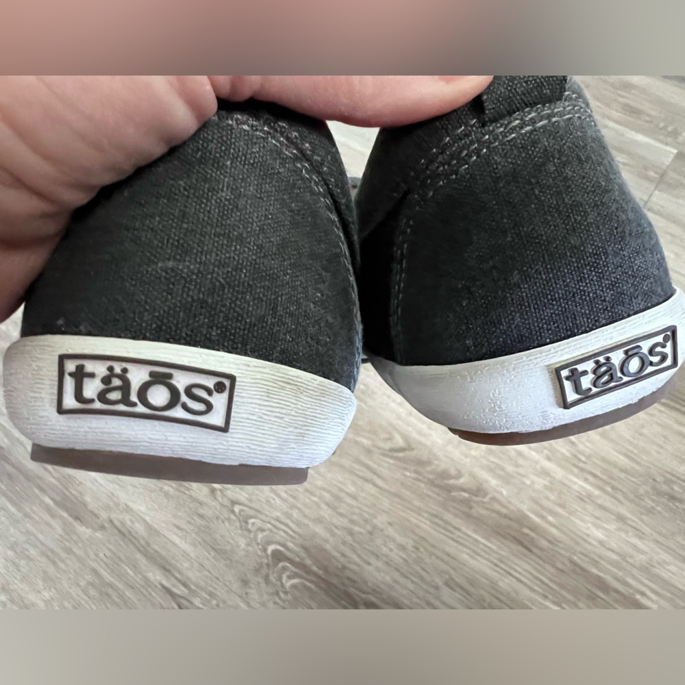 Taos Slip-On Canvas Shoes 8 - Picture 3 of 6